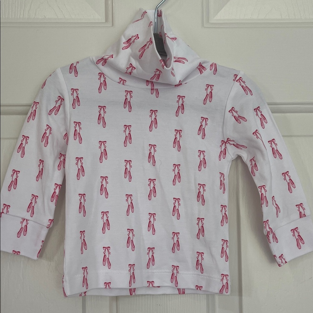 EUC Little English Turtleneck